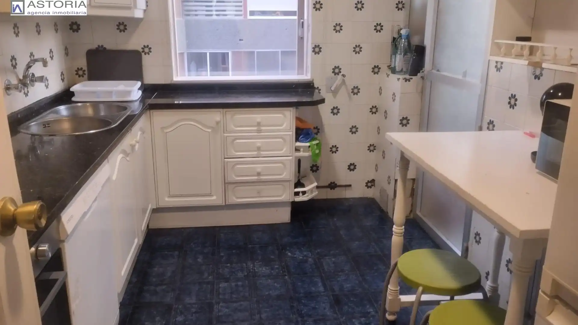 Kitchen of Flat for rent in Granada  with Air Conditioner, Furnished and Balcony