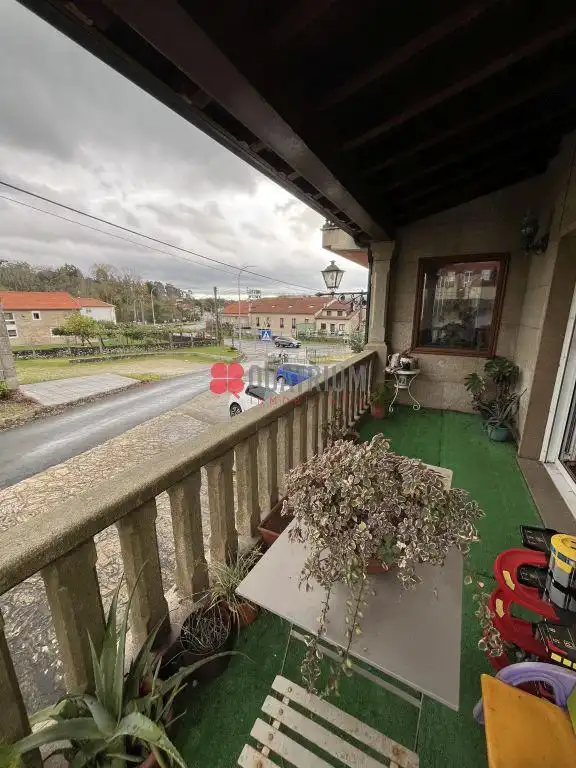 Vista exterior de Casa o xalet en venda en Santiago de Compostela  amb Calefacció, Jardí privat i Terrassa