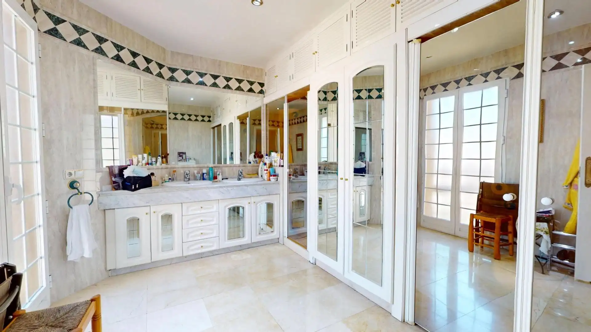 Baño de Piso en venta en Córdoba con Aire acondicionado, Terraza y Alarma