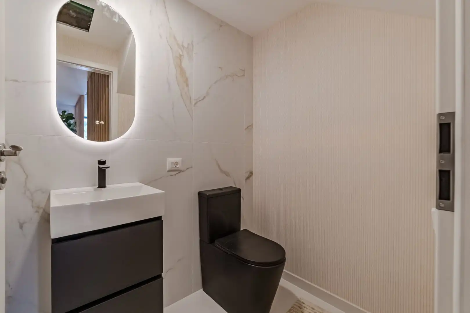 Badezimmer von Einfamilien-Reihenhaus zum Verkauf in Guía de Isora mit Terrasse