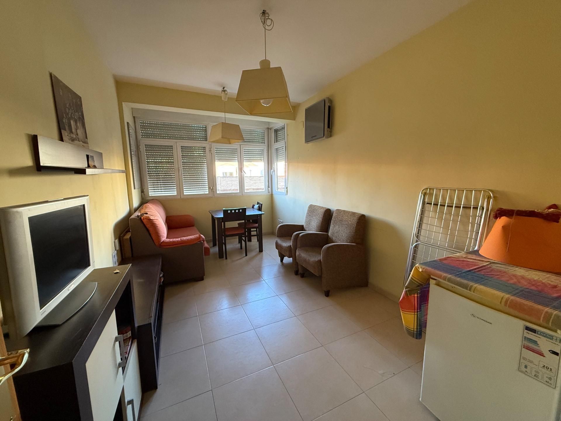 Living room of Flat to rent in  Granada Capital  with Air Conditioner and Balcony