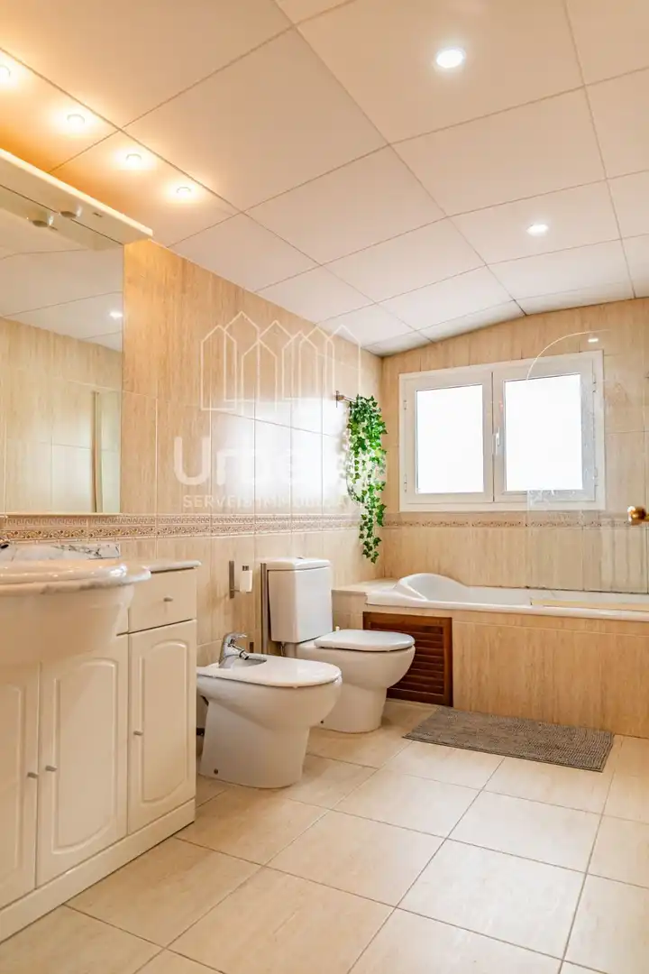 Badezimmer von Haus oder Chalet zum Verkauf in Argentona mit Privatgarten, Abstellraum und Schwimmbad
