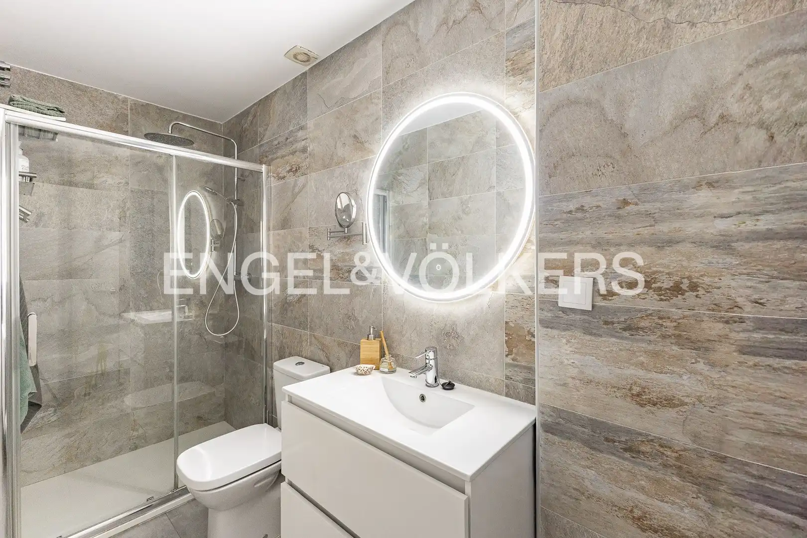 Baño de Piso en venta en Mataró con Aire acondicionado, Calefacción y Terraza