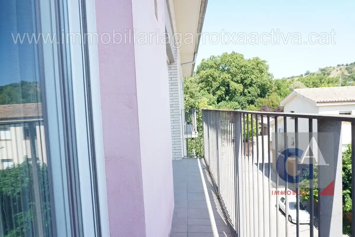 Terrassa de Dúplex en venda en Olot amb Calefacció, Terrassa i Balcó