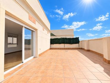 Penthouse with pool for sale in Calle TRAVALON DEL