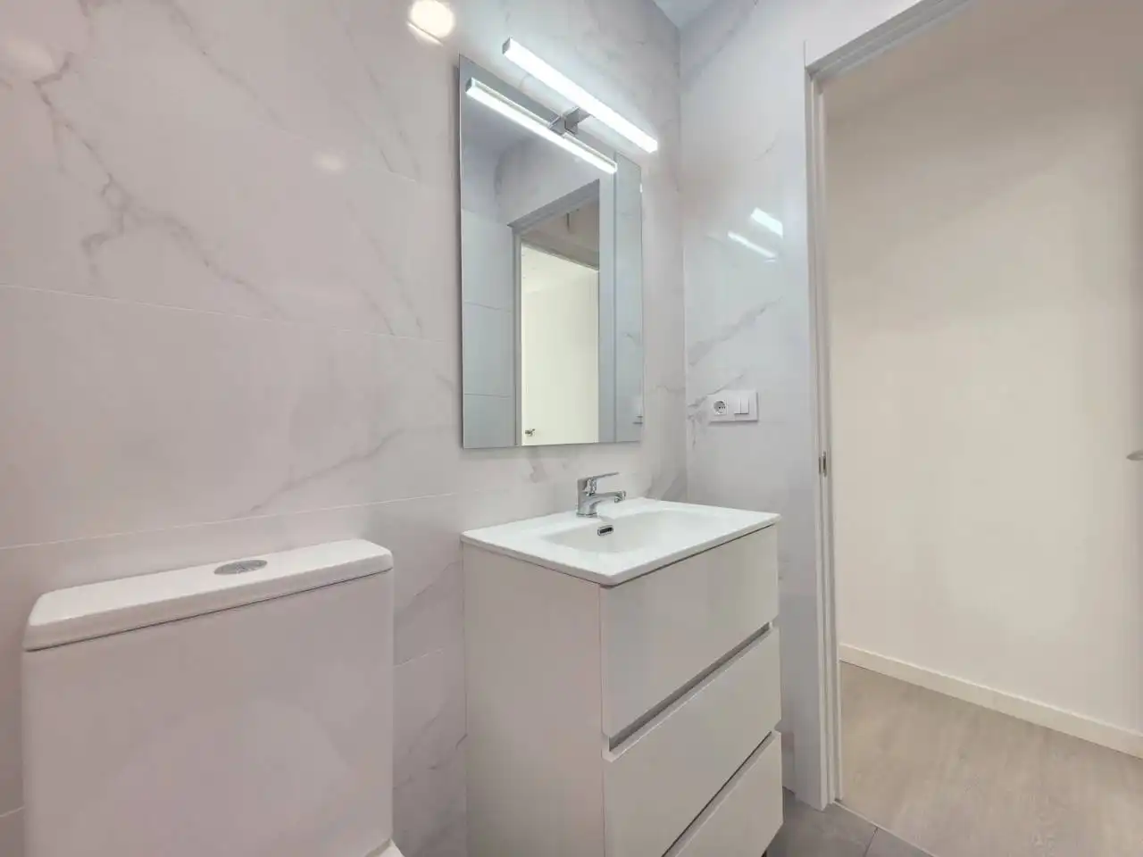 Bany de Pis en venda en Barcelona amb Aire condicionat, Parquet i Terrassa