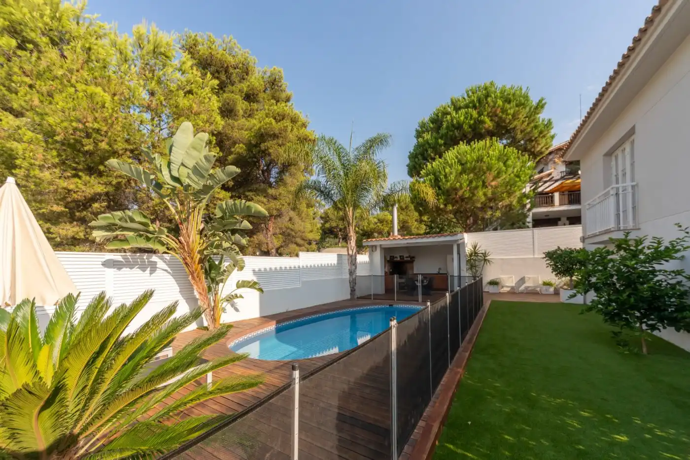 Piscina de Casa o chalet en venta en Montornés - Las Palmas - El Refugio