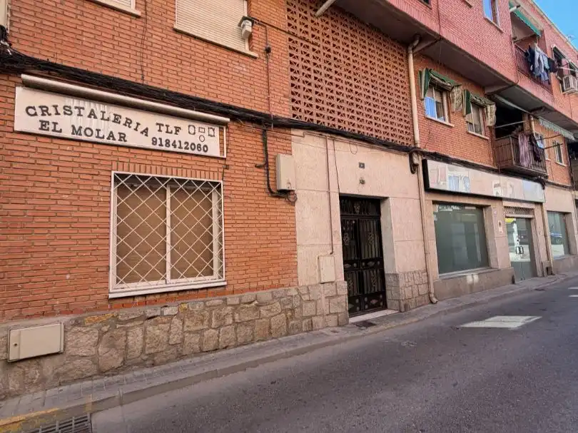 Vista exterior de Pis en venda en El Molar (Madrid) amb Aire condicionat, Terrassa i Balcó