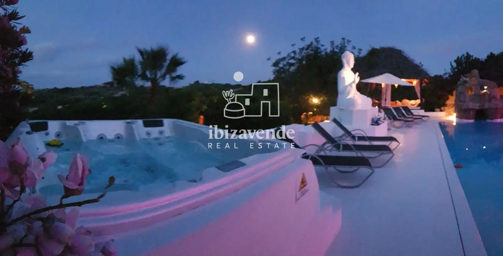 Houses for sale in Santa Eulària des Riu  with Air Conditioner, Private garden and Terrace