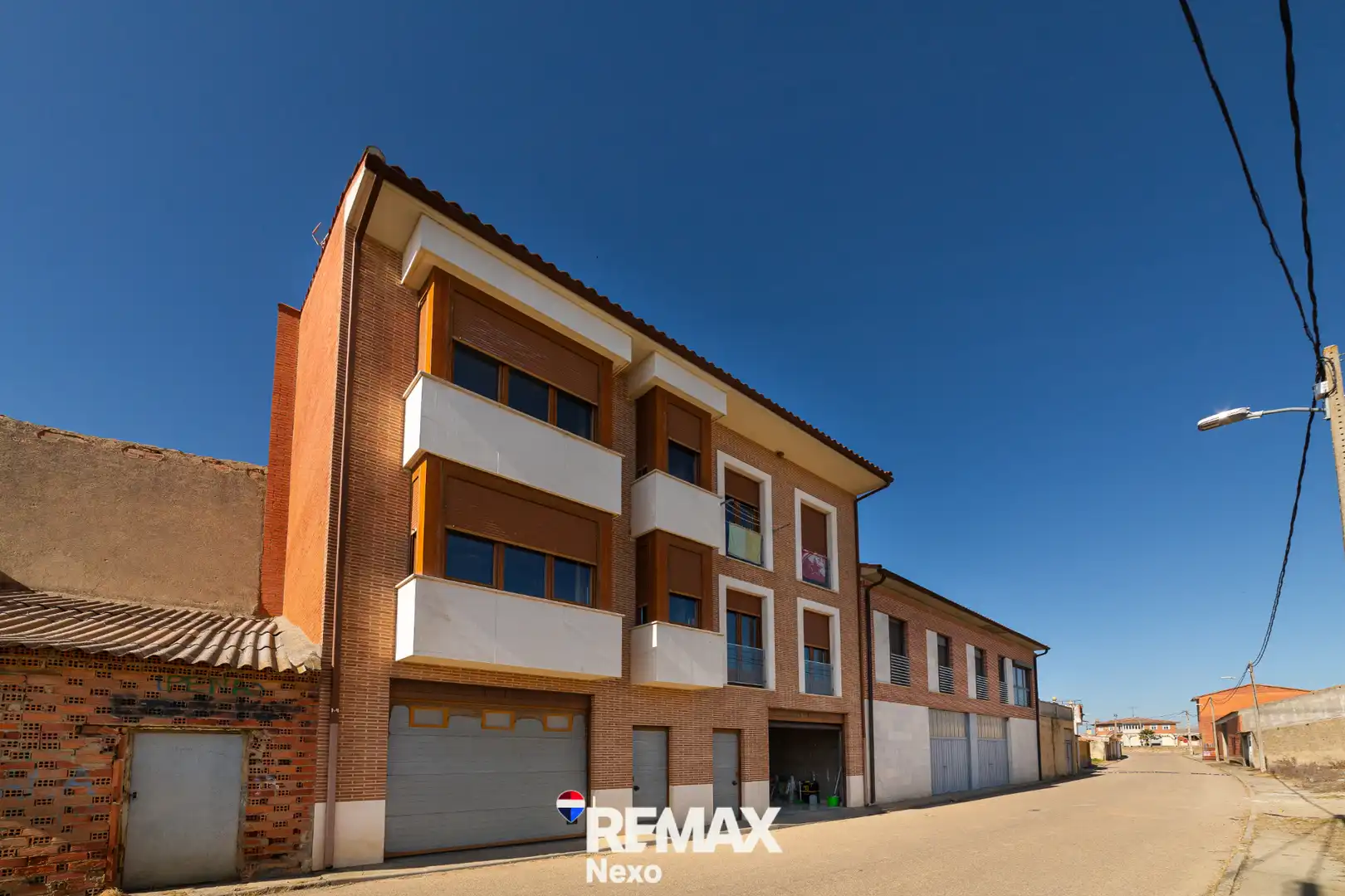 Vista exterior de Dúplex en venta en Villalpando con Calefacción, Parquet y Trastero