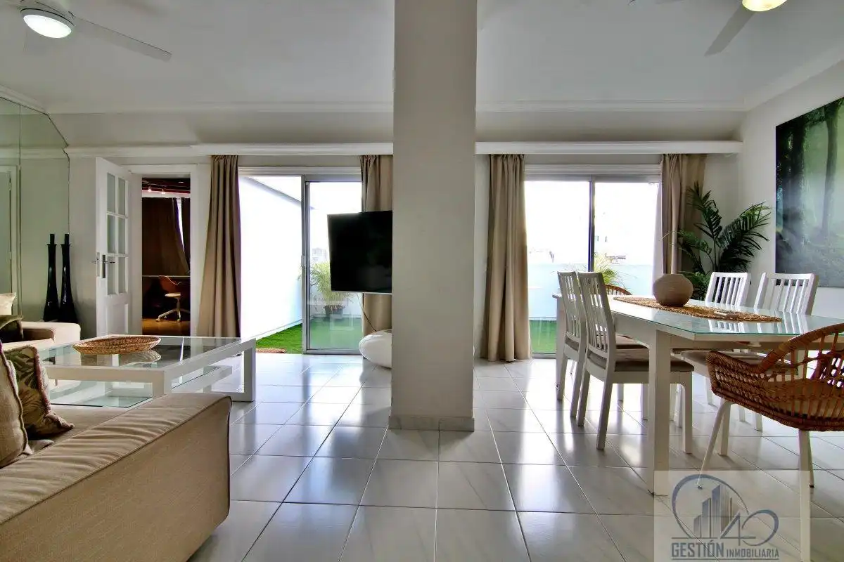 Sala de estar de Ático en venta en Santa Cruz de Tenerife con Trastero, Amueblado y Alarma