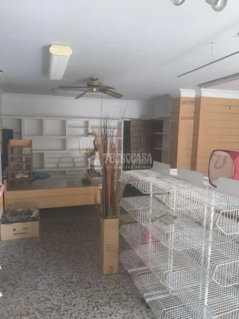 Local en venda a Nuevo Parque - Los Rosales - Tráfico Pesado