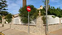 Vista exterior de Casa adosada en venda en Cartagena amb Aire condicionat, Jardí privat i Piscina comunitària