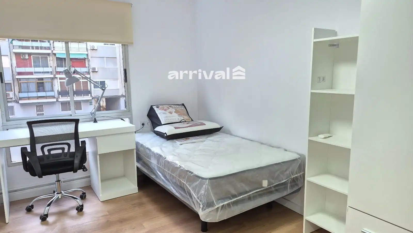 Schlafzimmer von Wohnung zur untervermieten in Valencia mit Heizung, Terrasse und Möbliert