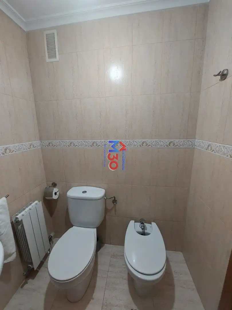 Baño de Apartamento de alquiler en Miranda de Ebro con Calefacción, Parquet y Terraza