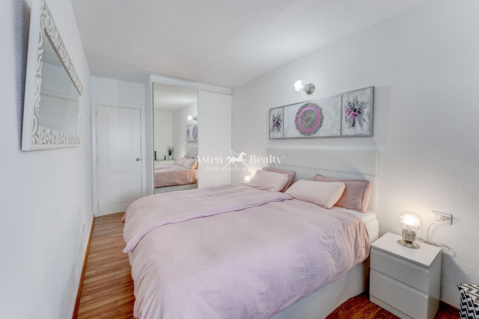 Bedroom of Apartment for sale in San Cristóbal de la Laguna  with Terrace, Swimming Pool and Furnished