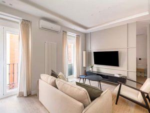 Sala d'estar de Pis en venda en  Madrid Capital amb Aire condicionat, Calefacció i Moblat