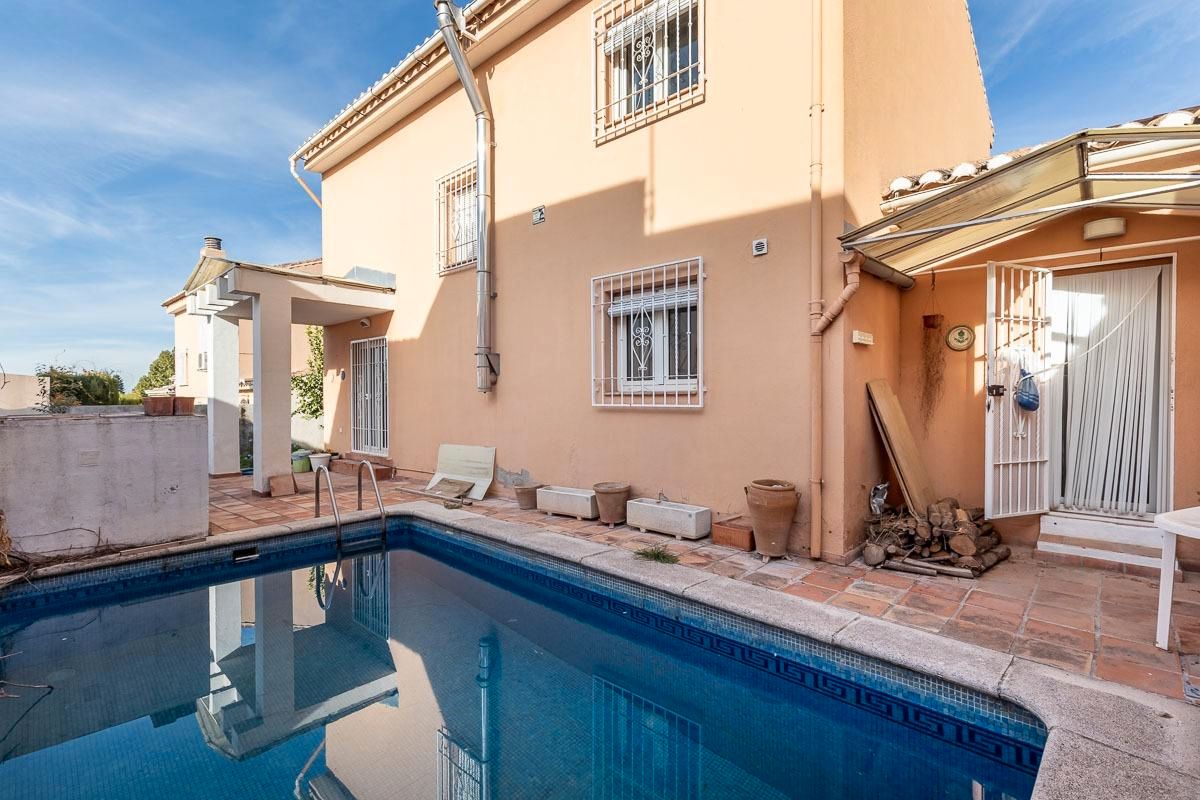 Swimming pool of House or chalet for sale in Jun  with Air Conditioner, Private garden and Community pool