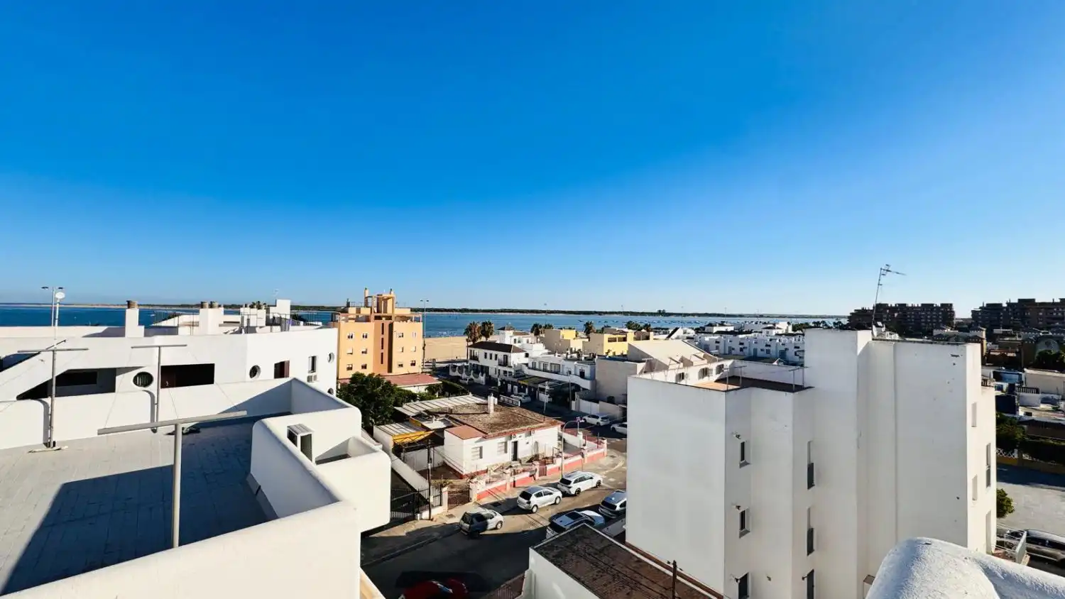 Vista exterior de Pis en venda en Sanlúcar de Barrameda amb Aire condicionat, Calefacció i Terrassa