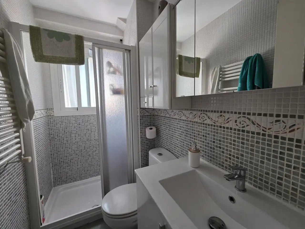 Baño de Piso de alquiler en Madrid con Aire acondicionado, Calefacción y Amueblado