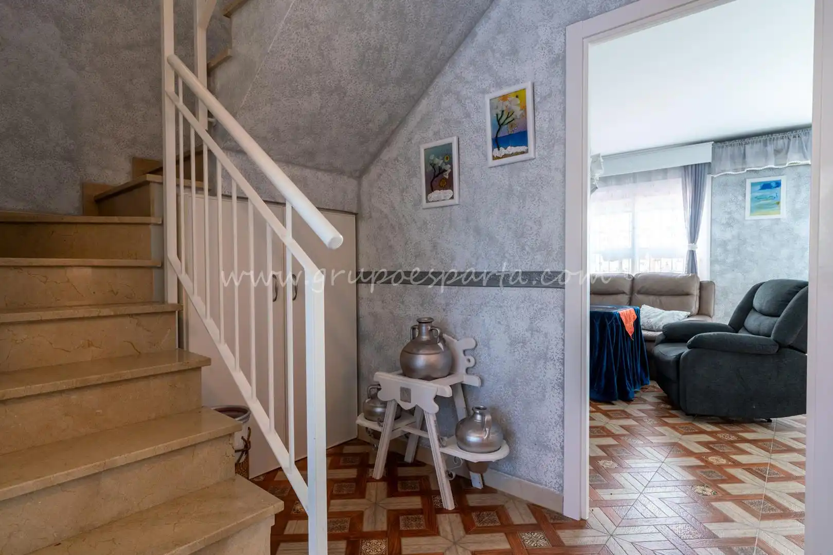 Casa adosada en venda en Huévar del Aljarafe amb Aire condicionat, Jardí privat i Traster