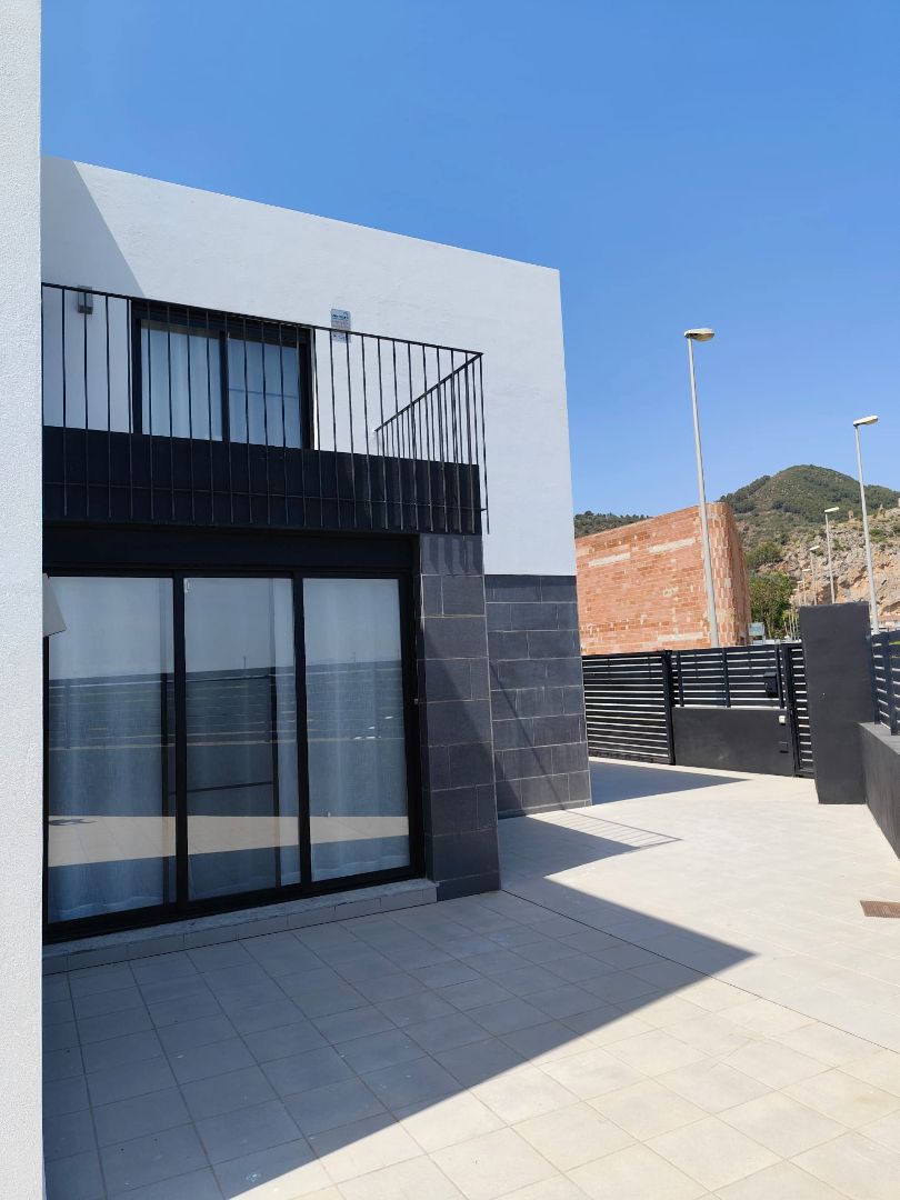 Exterior view of Single-family semi-detached for sale in La Vilavella  with Air Conditioner, Terrace and Storage room