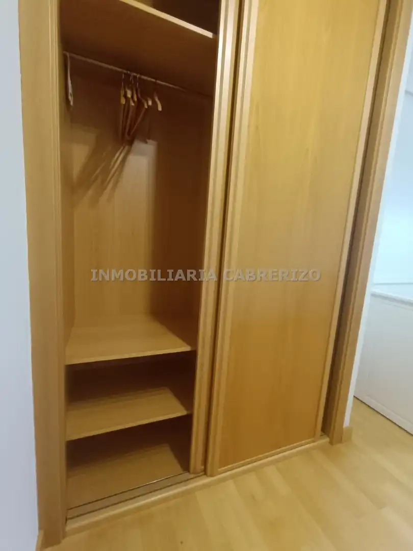 Schlafzimmer von Wohnungen zur Miete in  Logroño mit Klimaanlage, Heizung und Parkett