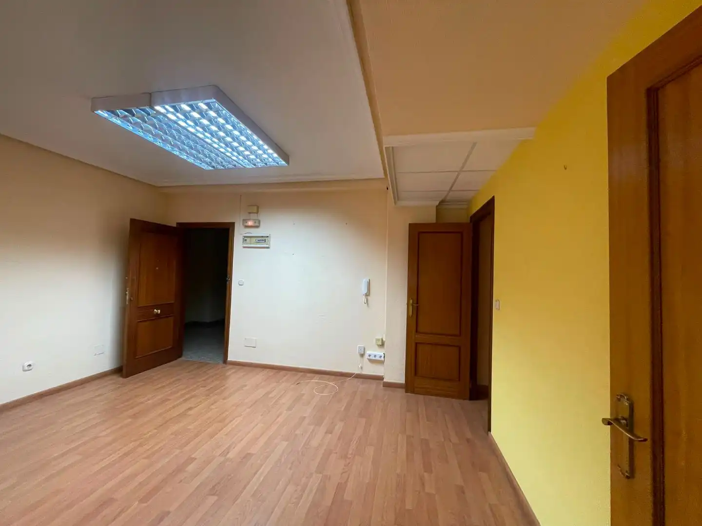 Büro zur Miete in Molina de Segura mit Klimaanlage, Terrasse und Balkon