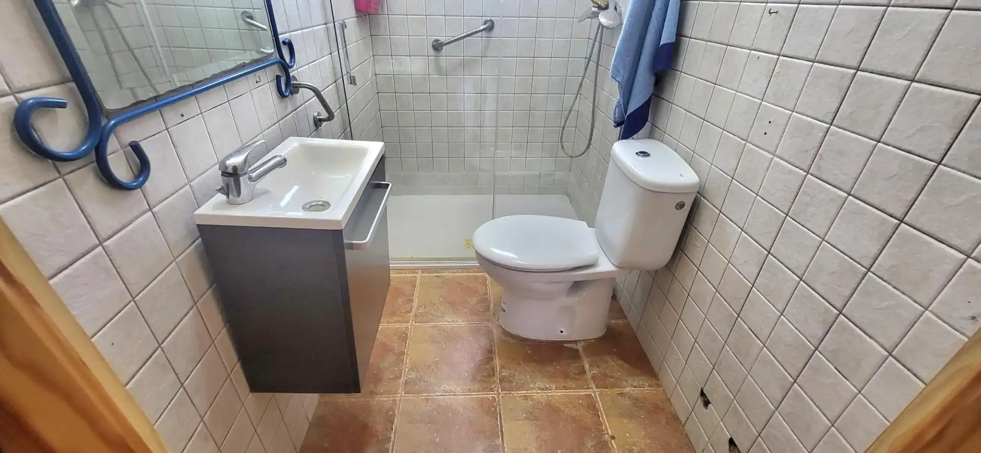 Baño de Finca rústica en venta en Almodóvar del Río con Aire acondicionado, Jardín privado y Terraza