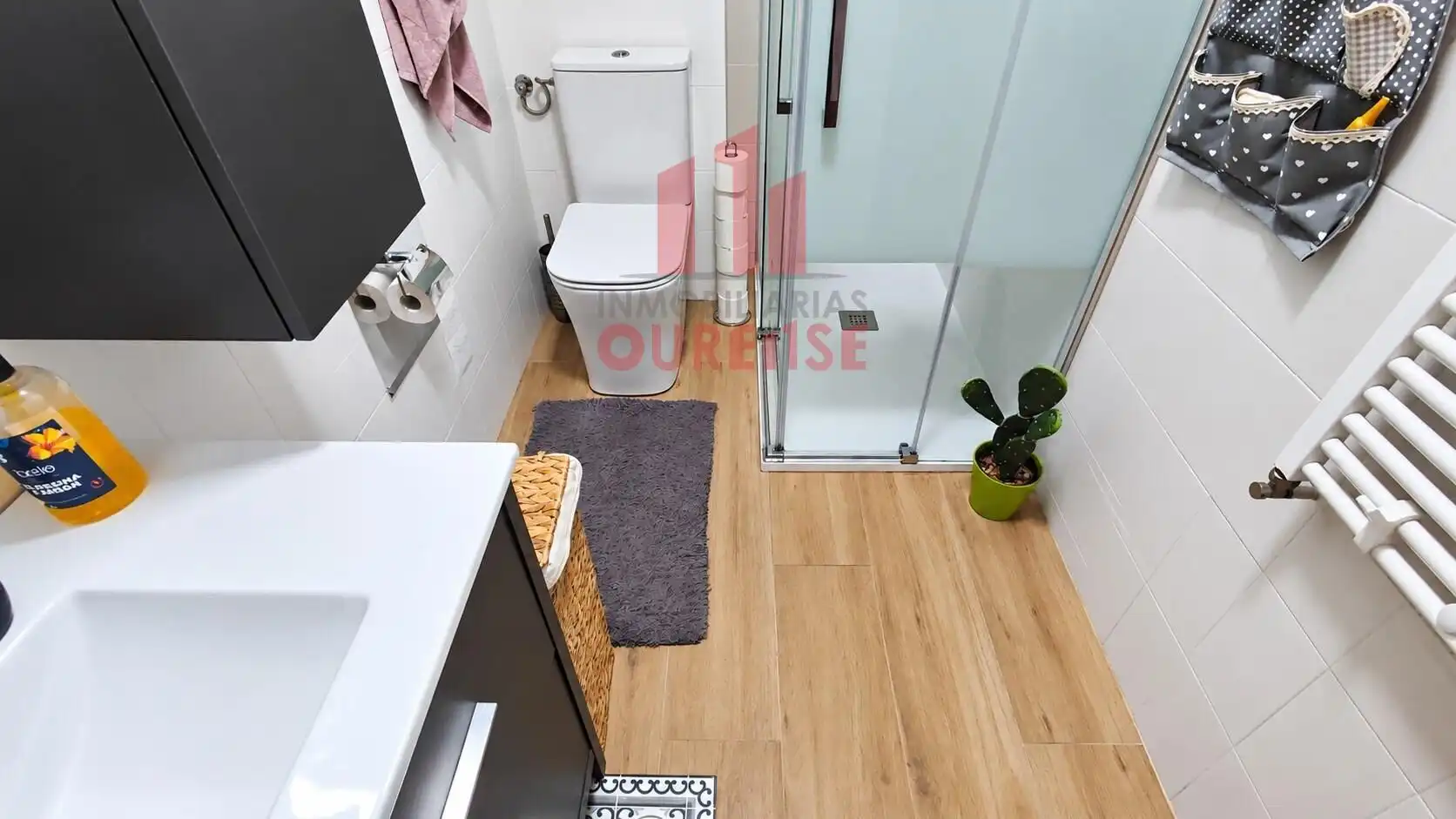 Bathroom of Flat for sale in Couto
