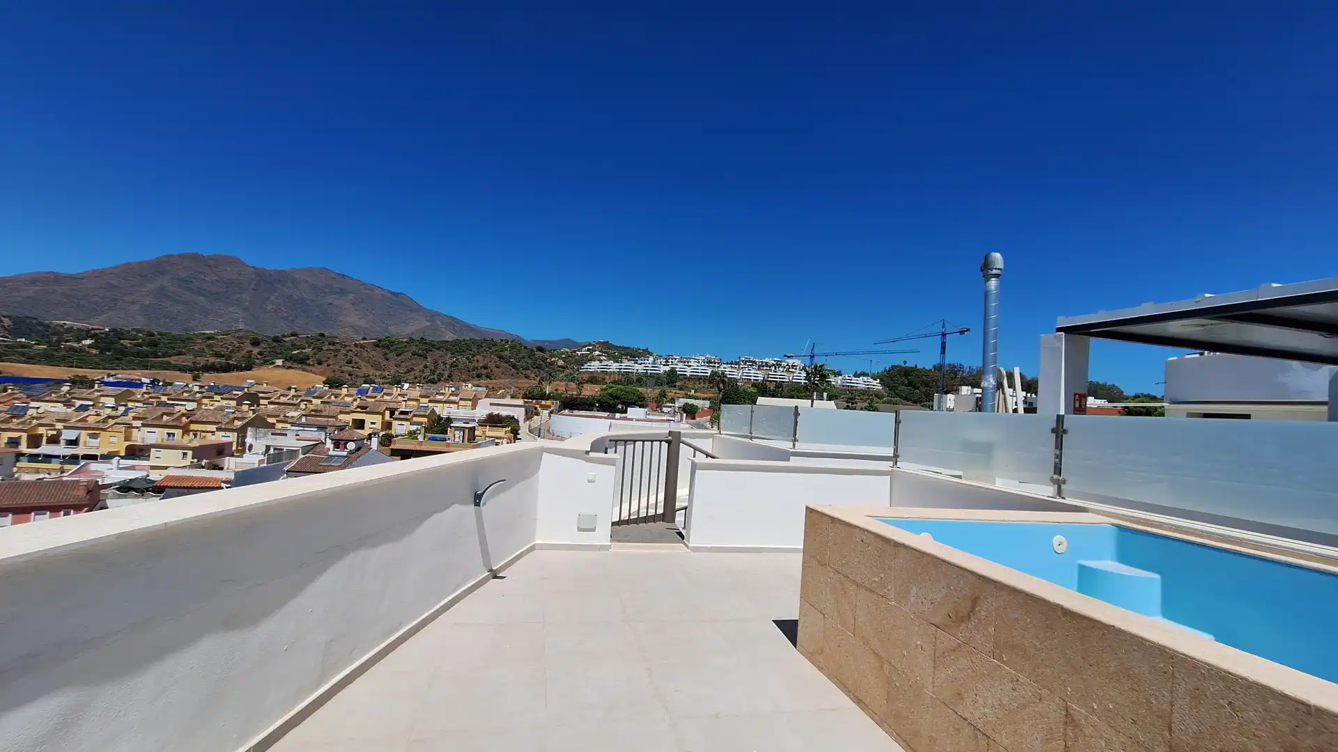 Attique avec piscine à vendre à Estepona Pueblo