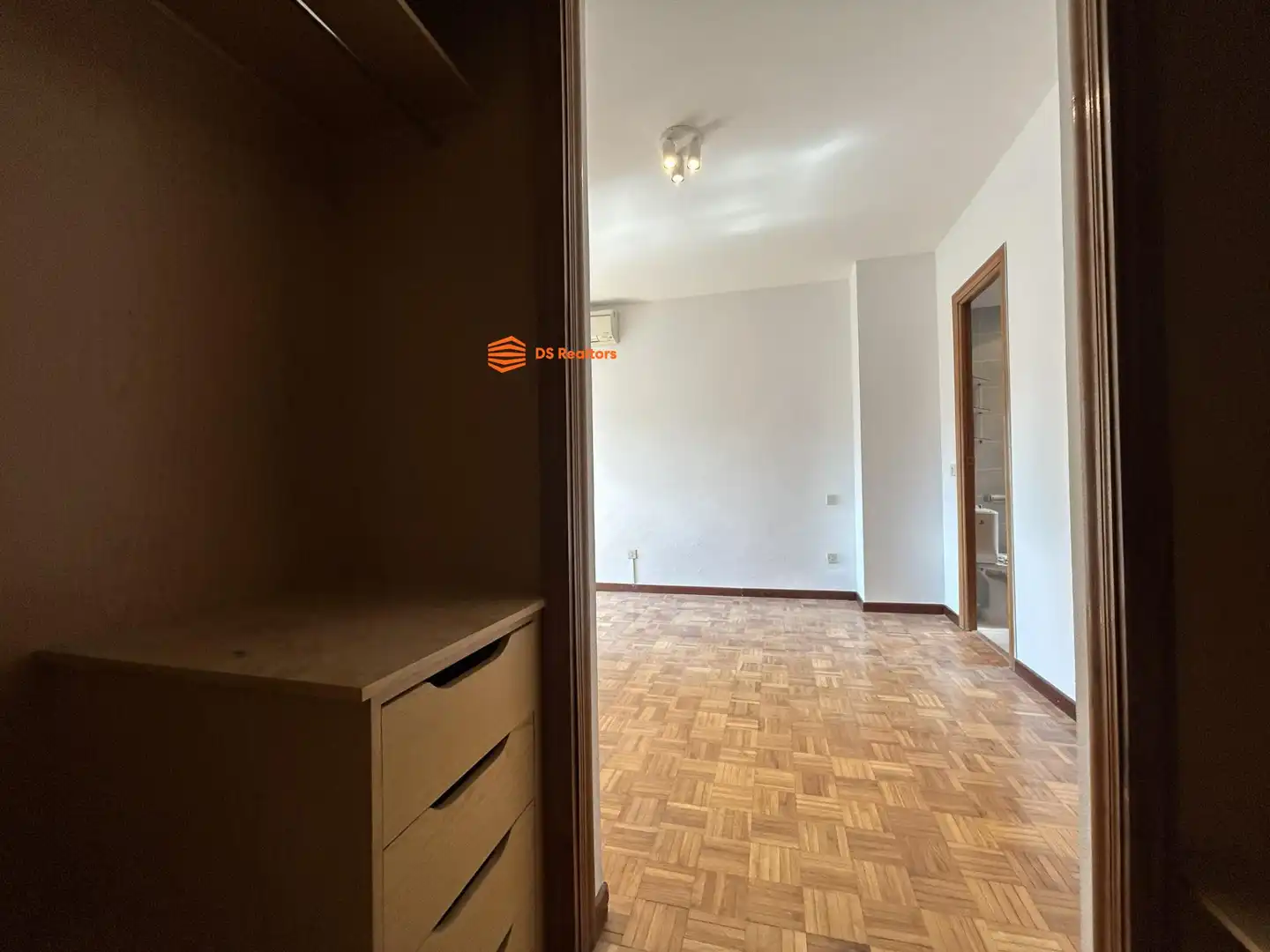 Flat for rent in Madrid  with Heating, Terrace and Storage room