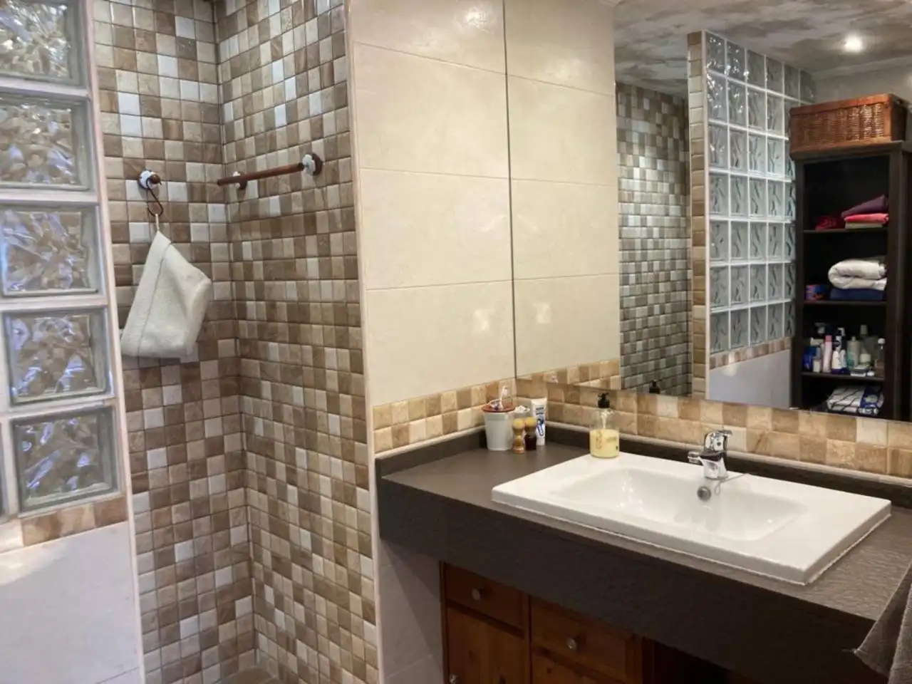 Baño de Casa adosada en venta en Arroyo de la Encomienda con Aire acondicionado, Calefacción y Jardín privado