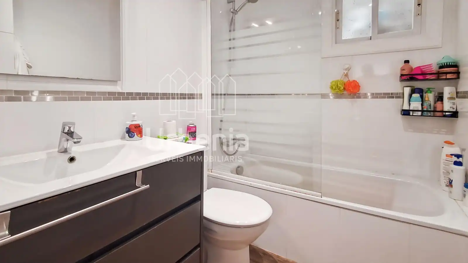 Bathroom of Flat for sale in Mataró  with Air Conditioner, Heating and Terrace