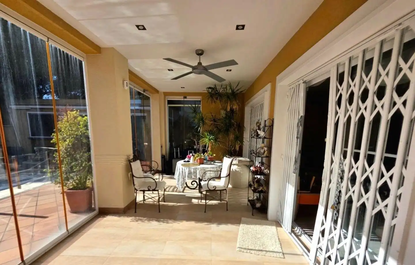 Terrassa de Finca rústica en venda en Orihuela amb Jardí privat, Piscina i Piscina comunitària