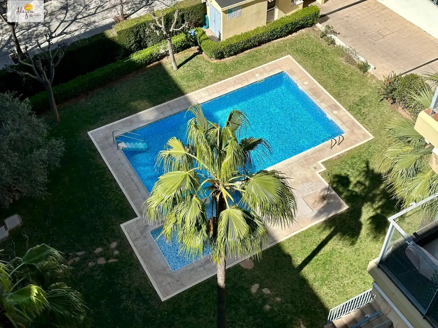 Piscina de Apartamento en venta en Paterna con Aire acondicionado, Calefacción y Jardín privado
