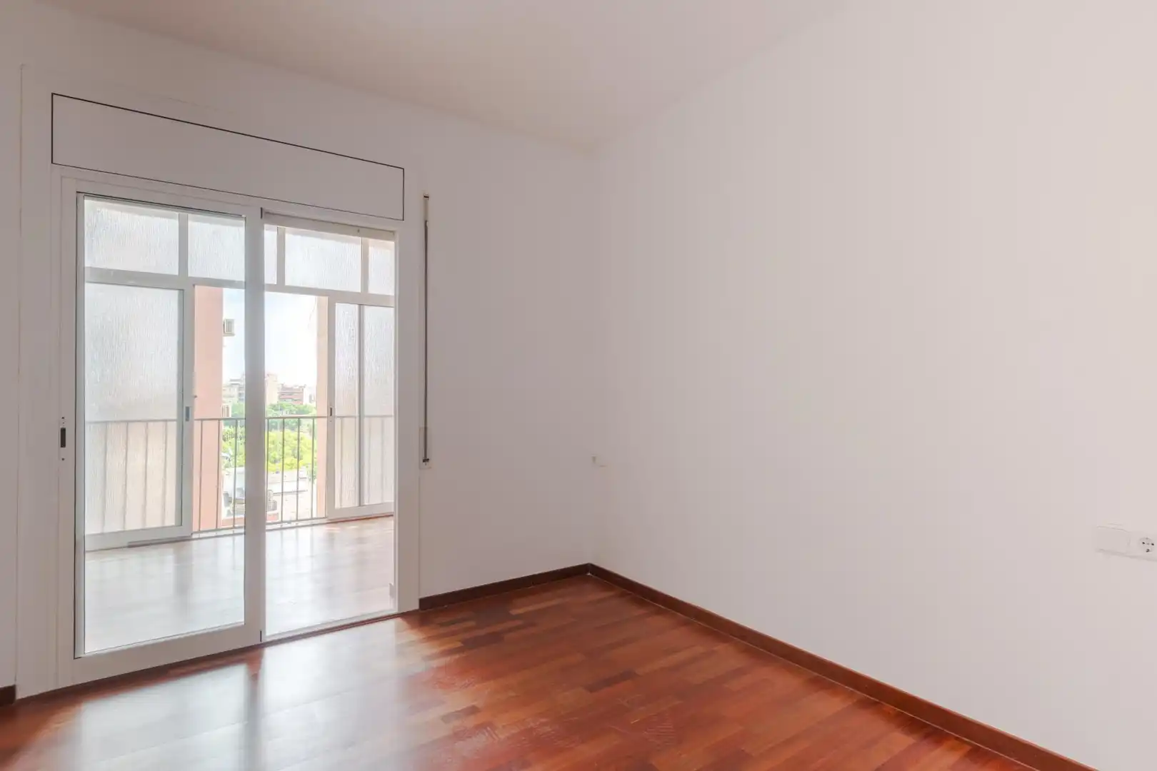 Habitación de Piso en venta en Esplugues de Llobregat con Balcón
