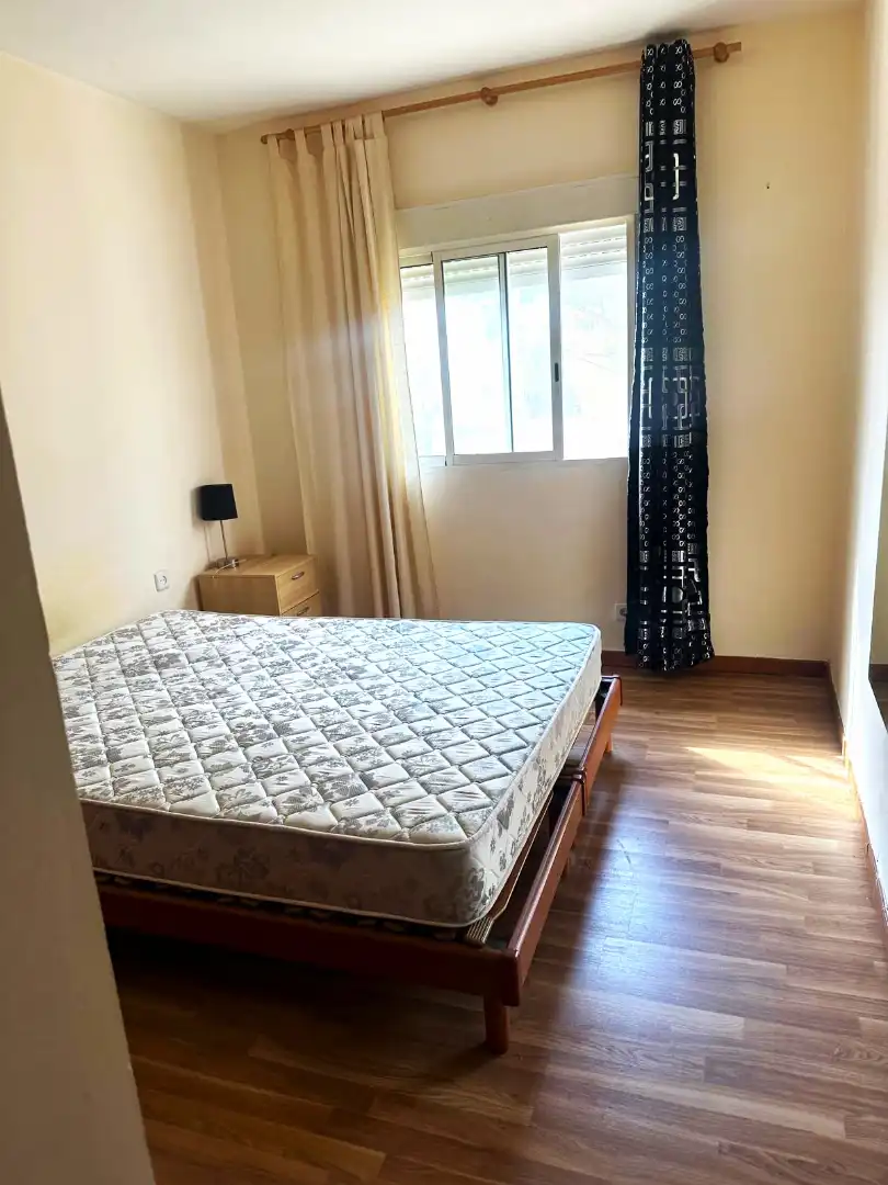 Habitación de Casa adosada en venta en Botarell con Jardín privado, Parquet y Amueblado