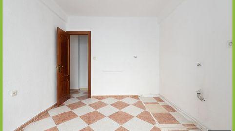 Foto 2 de Piso en venta en Calle Miravioletas, Parque Victoria Eugenia, Málaga Capital