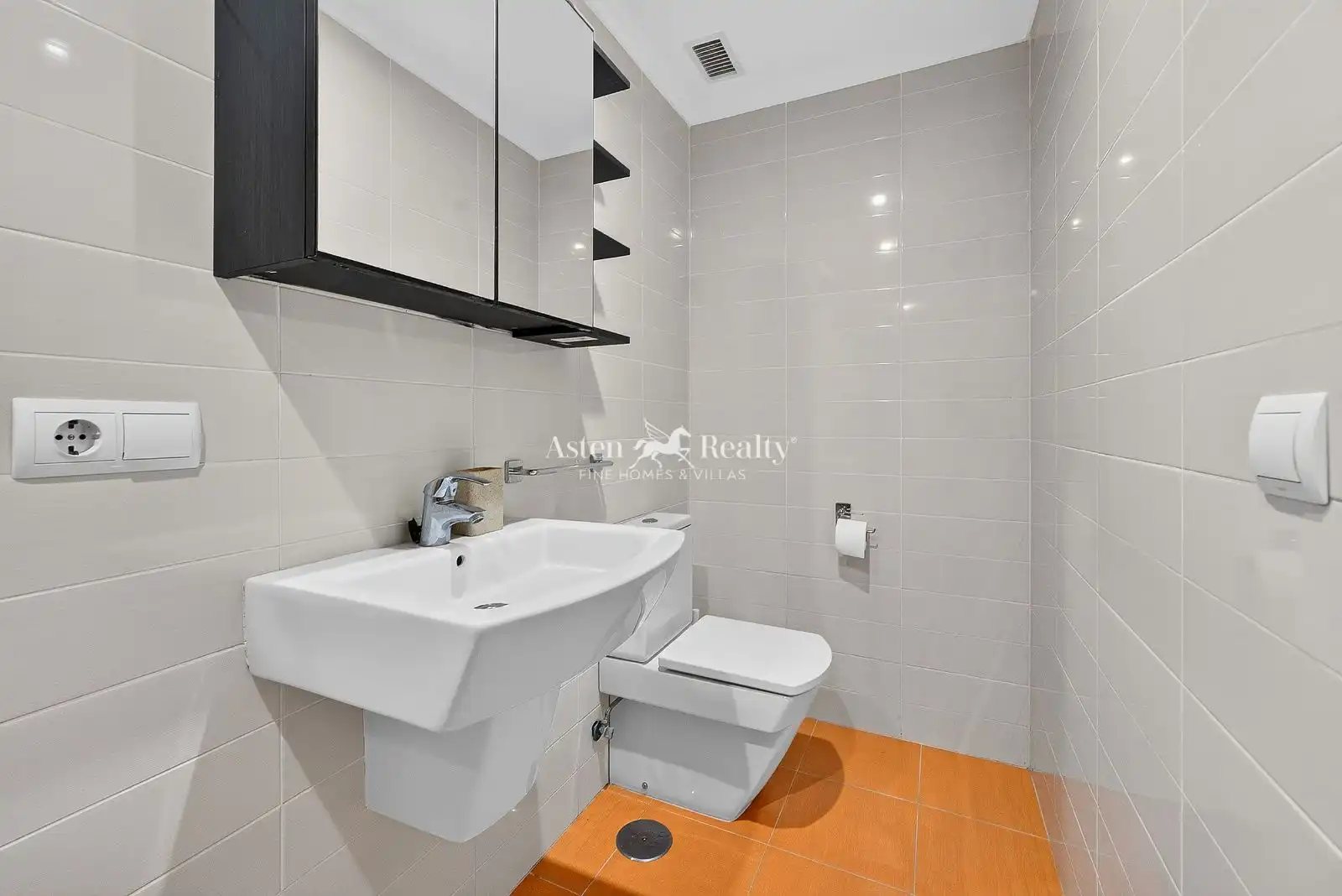 Bathroom of Flat for sale in Granadilla de Abona  with Air Conditioner, Private garden and Terrace