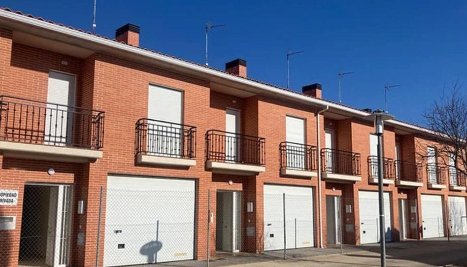 Photo 1 of Single-family semi-detached for sale in  Herrenes, Mucientes, Valladolid
