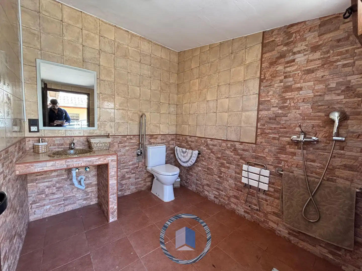 Bany de Casa o xalet en venda en Alcalá de Guadaira amb Piscina