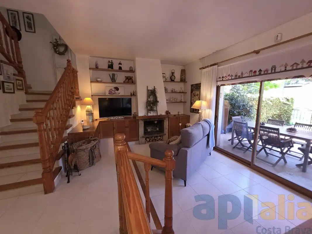 Casa adosada en venta en Castell d'Aro, Platja d'Aro i s'Agaró con Calefacción, Jardín privado y Piscina comunitaria