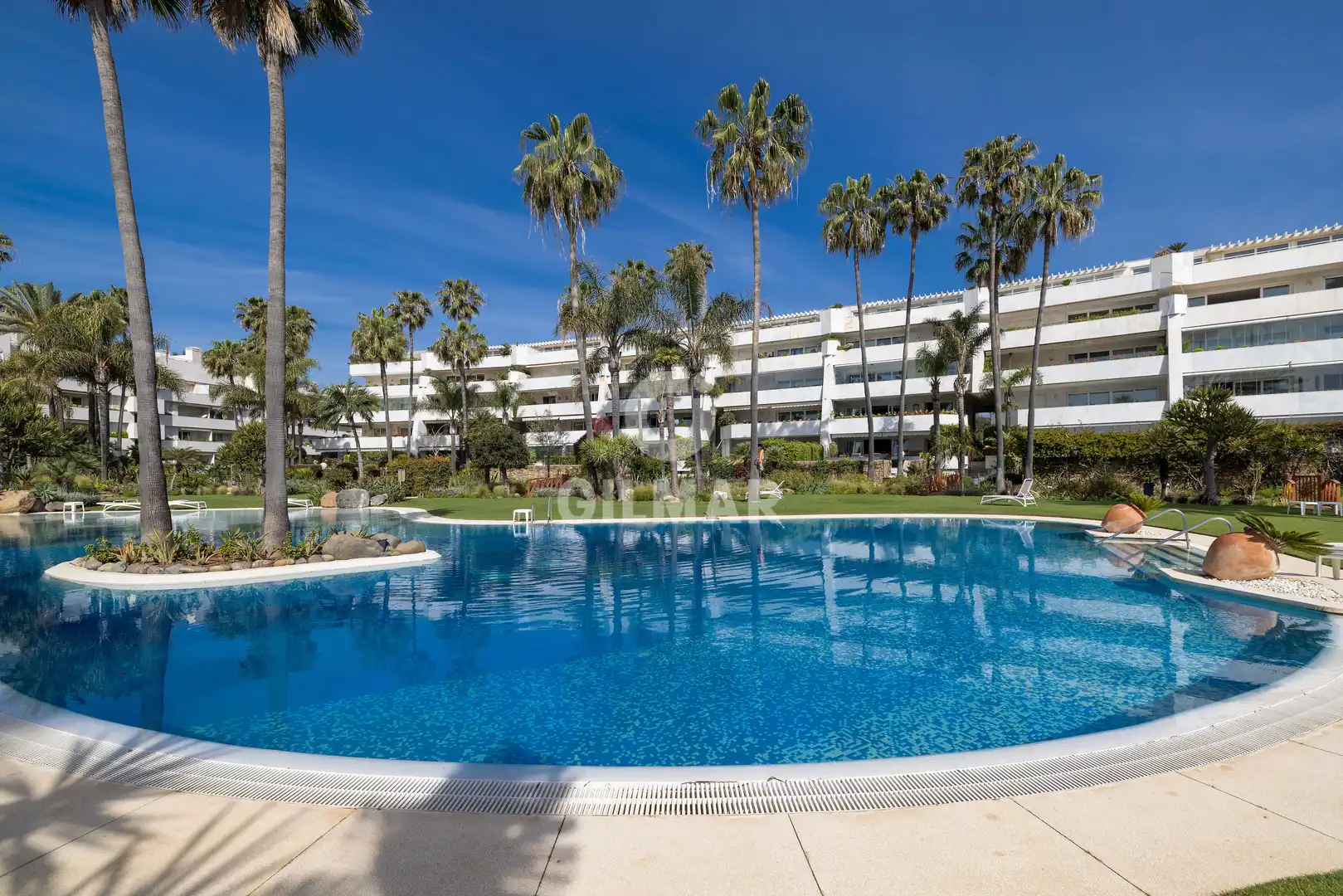 Vista exterior de Apartamento en venta en Marbella con Calefacción, Jardín privado y Trastero