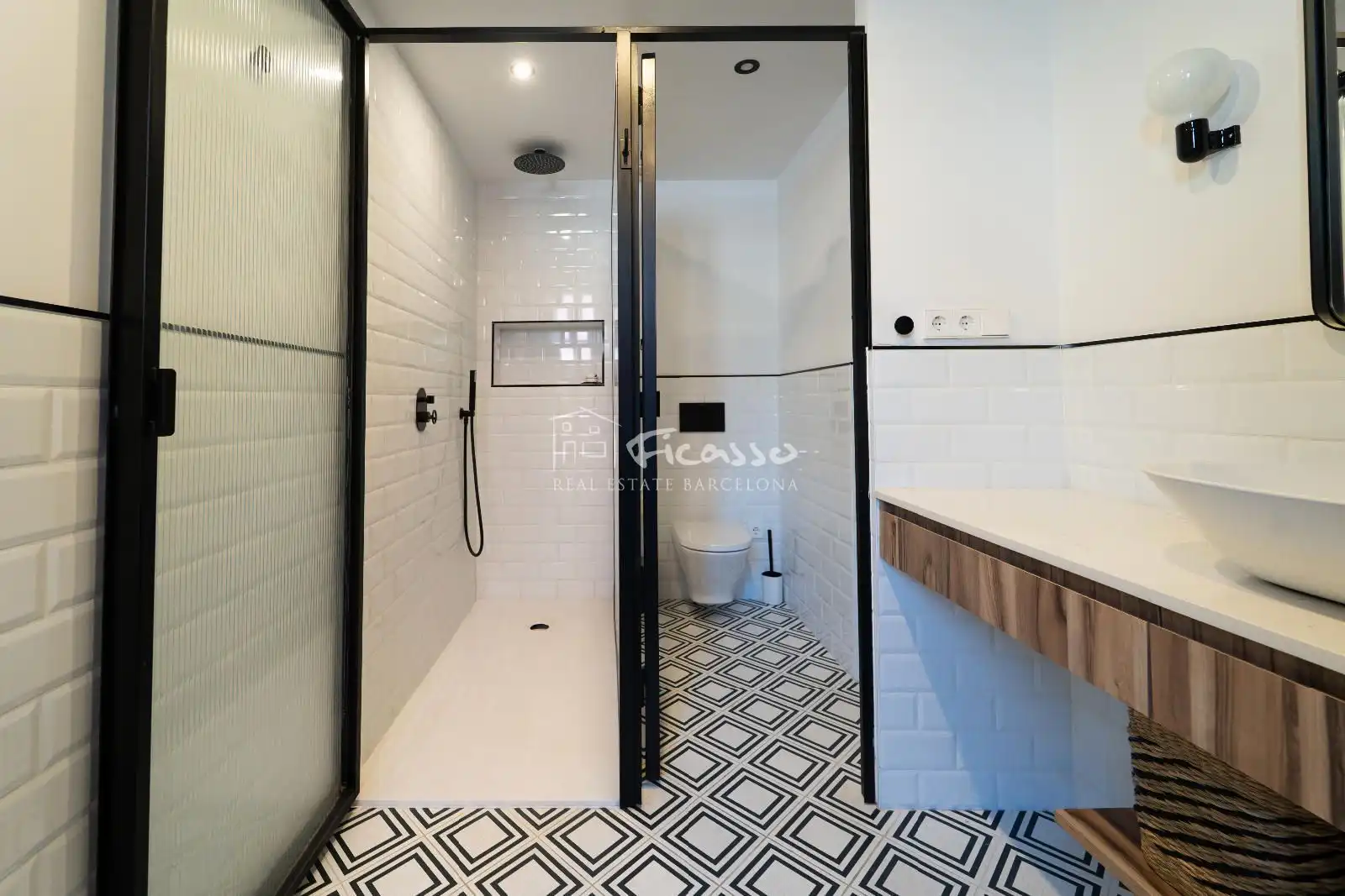 Bany de Dúplex de lloguer en Barcelona amb Aire condicionat, Calefacció i Terrassa
