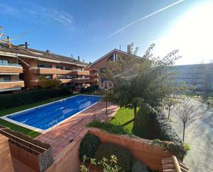 Swimming pool of Flat for sale in Sant Cugat del Vallès  with Air Conditioner, Heating and Terrace