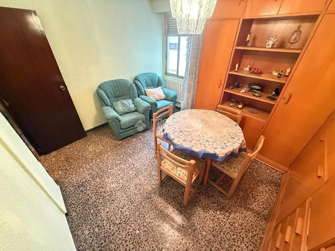 Living room of Flat for sale in Zaragoza  with Heating, Storage room and Furnished