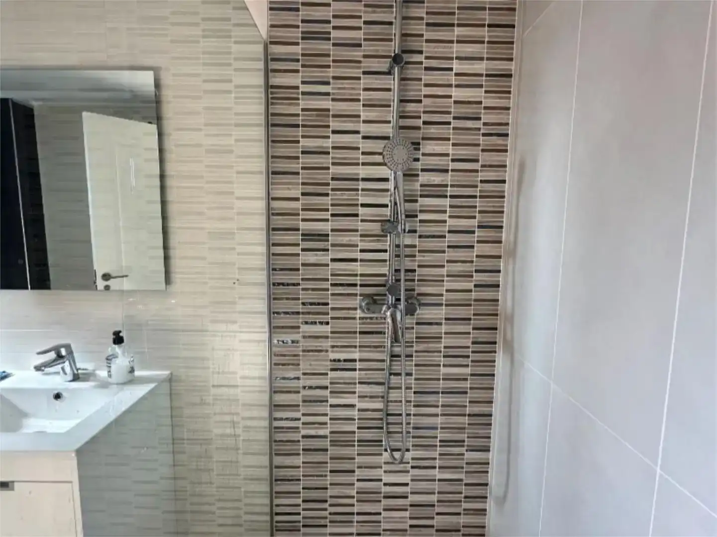 Bany de Finca rústica en venda en Finestrat amb Aire condicionat, Piscina i Balcó
