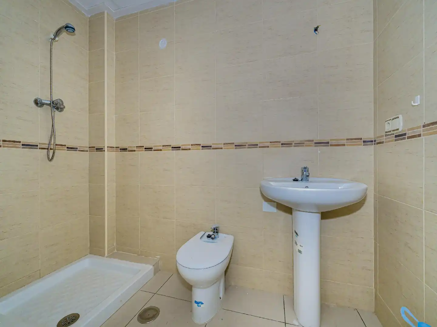Baño de Piso en venta en Aspe con Terraza