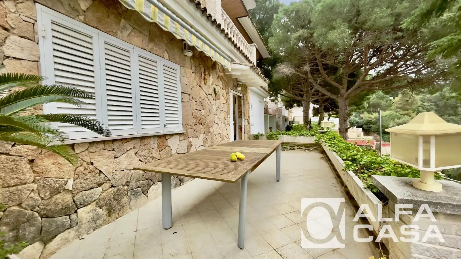 Garden of Houses for sale in Canyelles